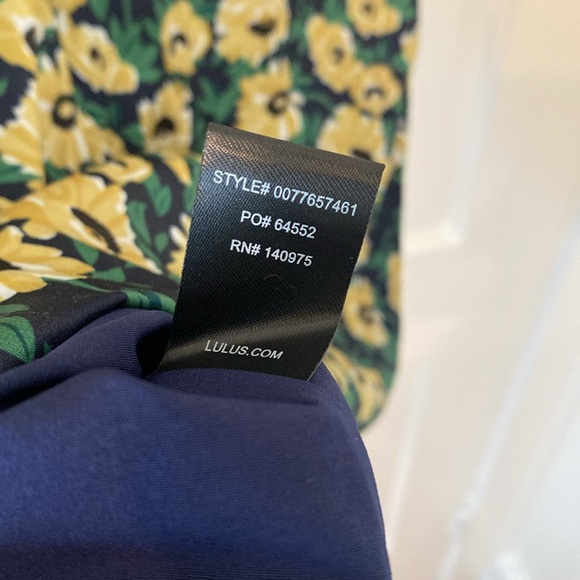NWT Lulu’s Floral Inclusive Navy Blue Floral Print Puff Sleeve Mini Dress - Picture 11 of 12
